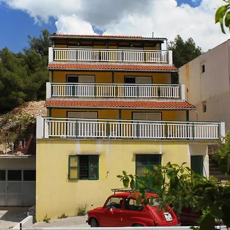 Apartment Milna 3074f