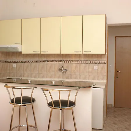 Apartment Milna 3074f