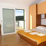 3074f Apartman Milna (Hvar)